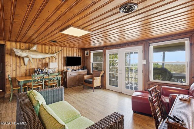500 Carolina Beach Avenue N, Carolina Beach, NC 28428