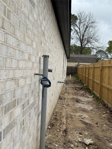 1211 S 14th Street, Nederland, TX 77627