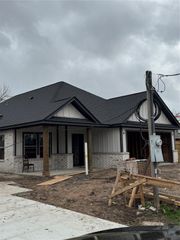 1211 S 14th Street, Nederland, TX 77627