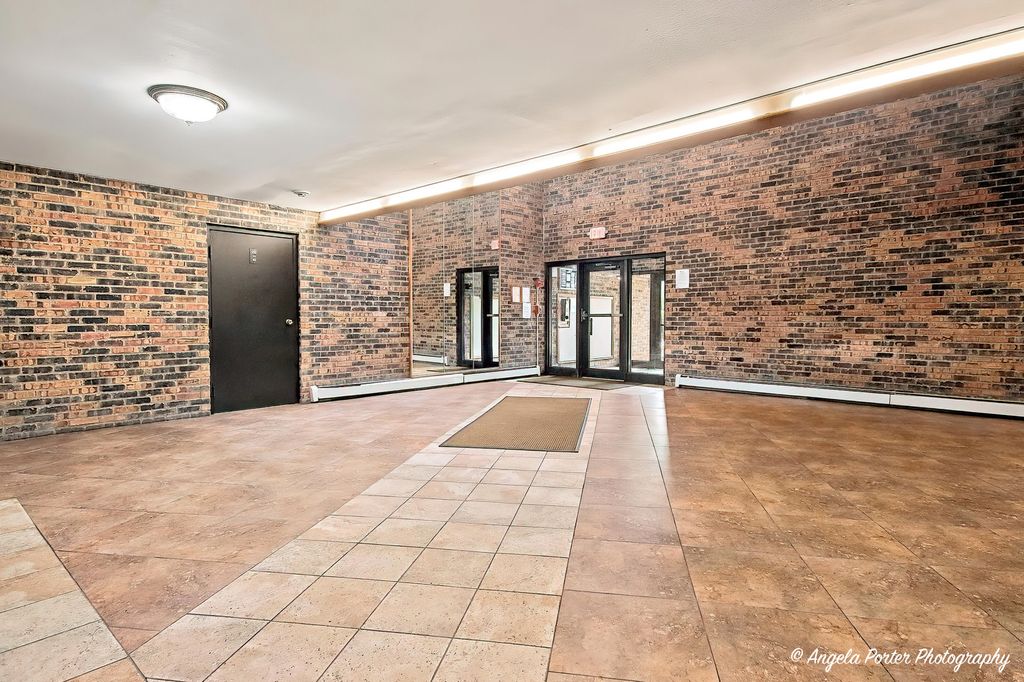 8970 N Parkside Avenue 406, Des Plaines, IL 60016 — photo 3