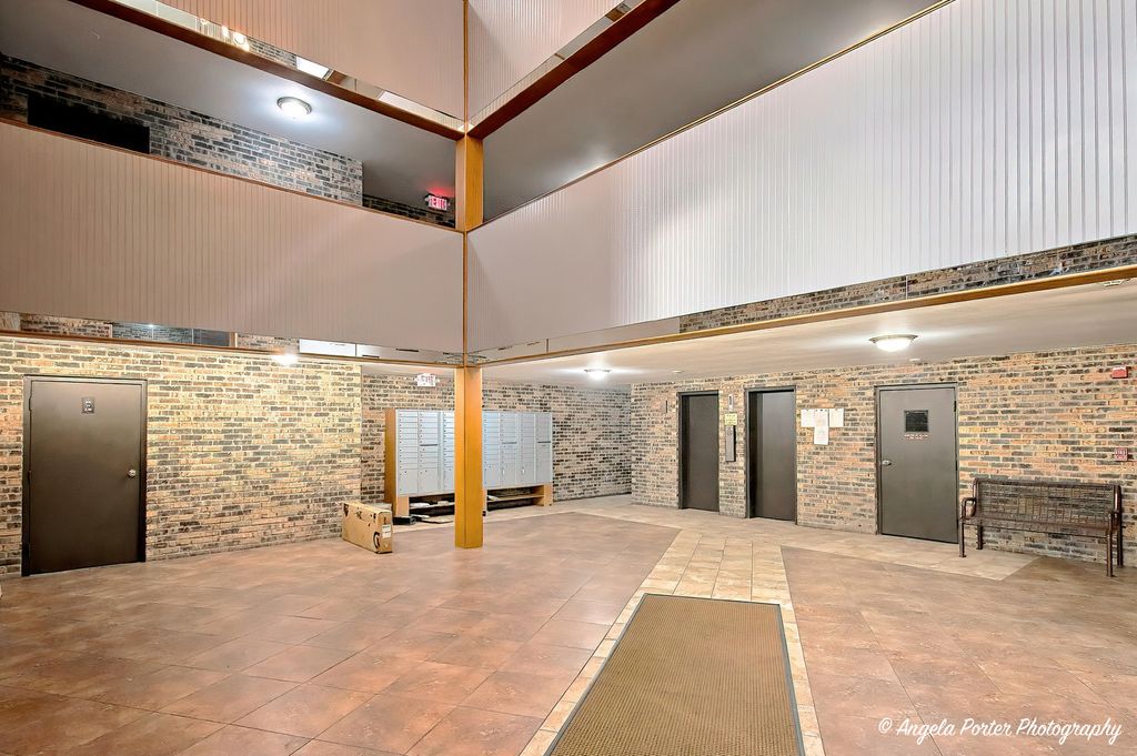 8970 N Parkside Avenue 406, Des Plaines, IL 60016 — photo 4
