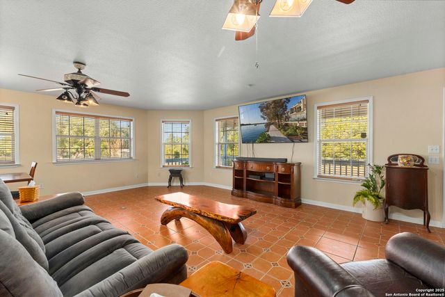 4335 Mail Route, Fischer, TX 78623