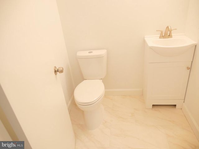 2555 N 33RD ST, Philadelphia, PA 19132