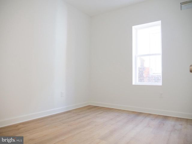 2555 N 33RD ST, Philadelphia, PA 19132