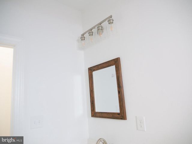 2555 N 33RD ST, Philadelphia, PA 19132