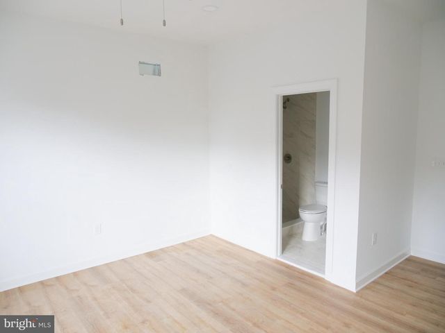 2555 N 33RD ST, Philadelphia, PA 19132