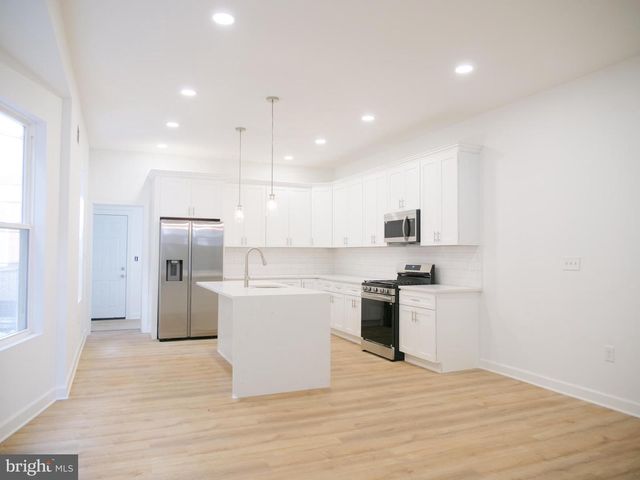 2555 N 33RD ST, Philadelphia, PA 19132