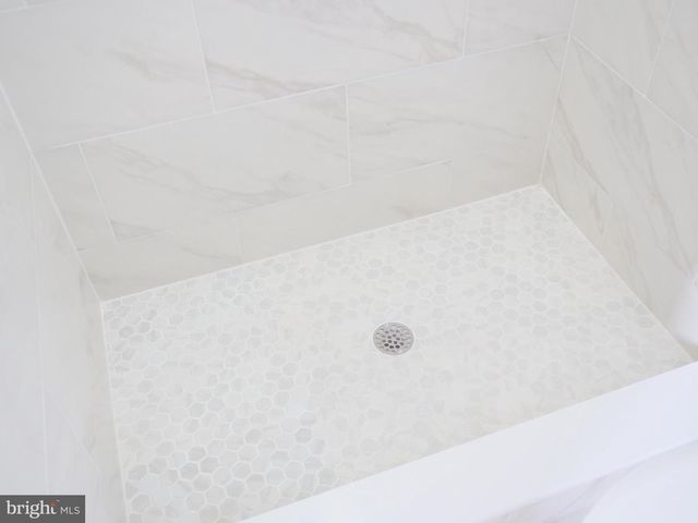 2555 N 33RD ST, Philadelphia, PA 19132