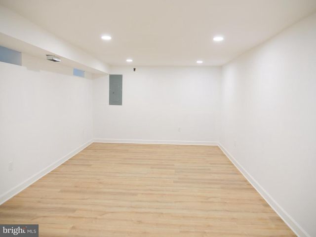 2555 N 33RD ST, Philadelphia, PA 19132