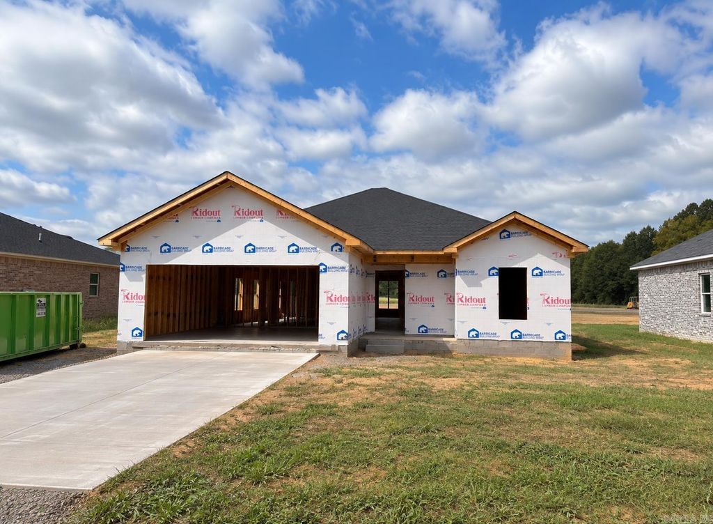 120 S Apple Street, Beebe, AR 72012