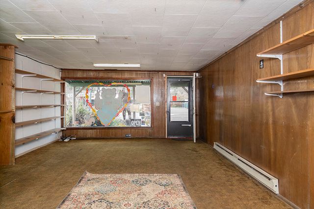 123 N Redwood Highway, Cave Junction, OR 97523