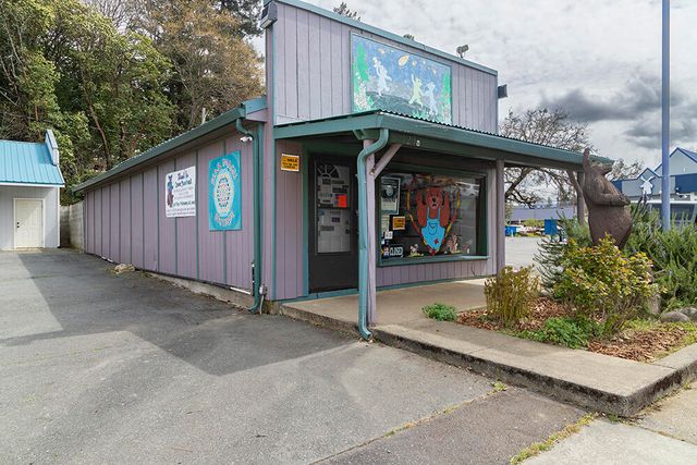 123 N Redwood Highway, Cave Junction, OR 97523