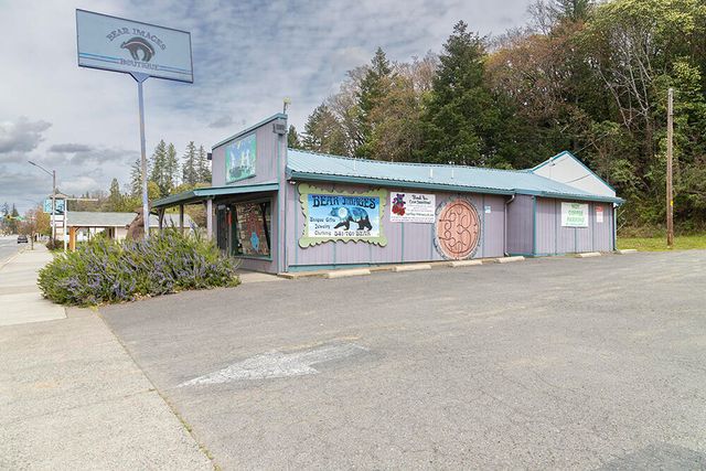 123 N Redwood Highway, Cave Junction, OR 97523