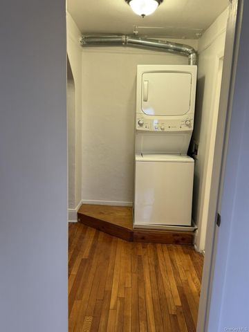 35-25 190th Street 2, Flushing, NY 11358