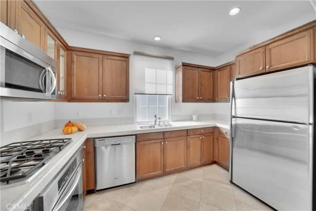 50 Clouds, Irvine, CA 92603