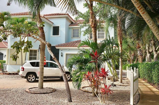 10898 Lake Wynds Court, Boynton Beach, FL 33437