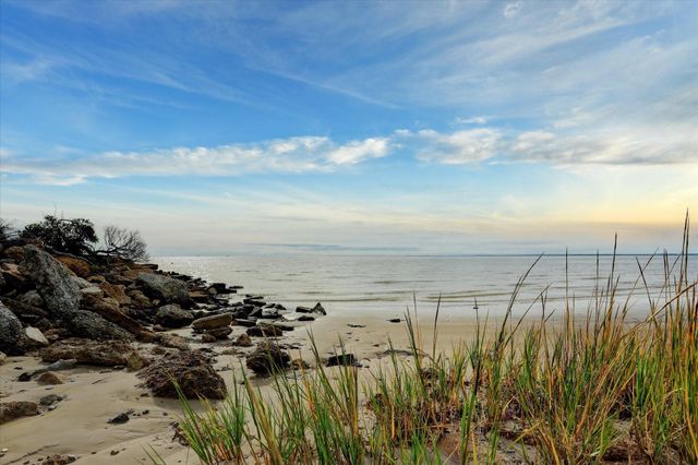 633 Quintana Roo Place, Seabrook, TX 77586