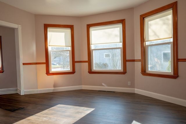 353 Plymouth St, Abington, MA 02351