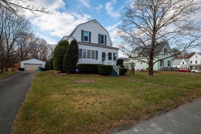 353 Plymouth St, Abington, MA 02351
