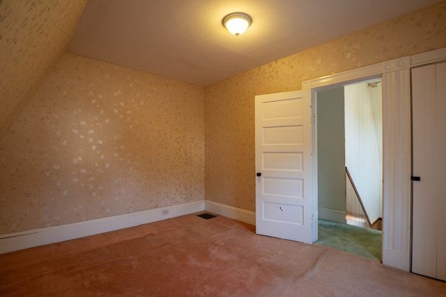 353 Plymouth St, Abington, MA 02351