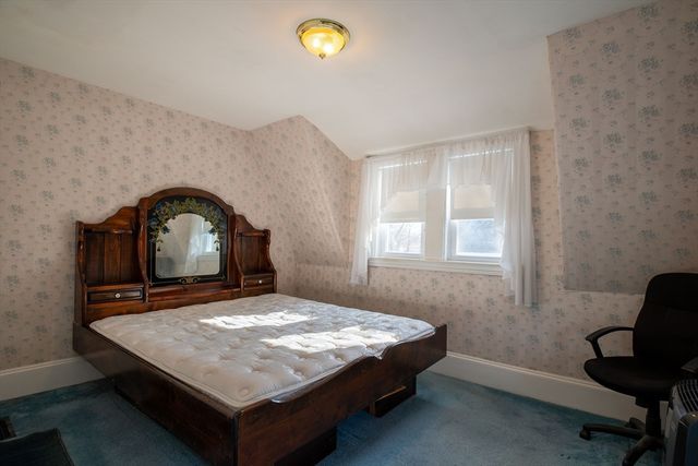 353 Plymouth St, Abington, MA 02351