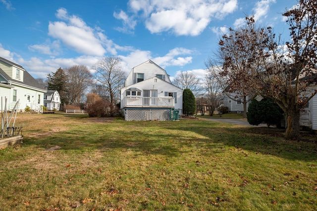 353 Plymouth St, Abington, MA 02351