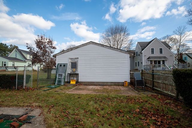 353 Plymouth St, Abington, MA 02351