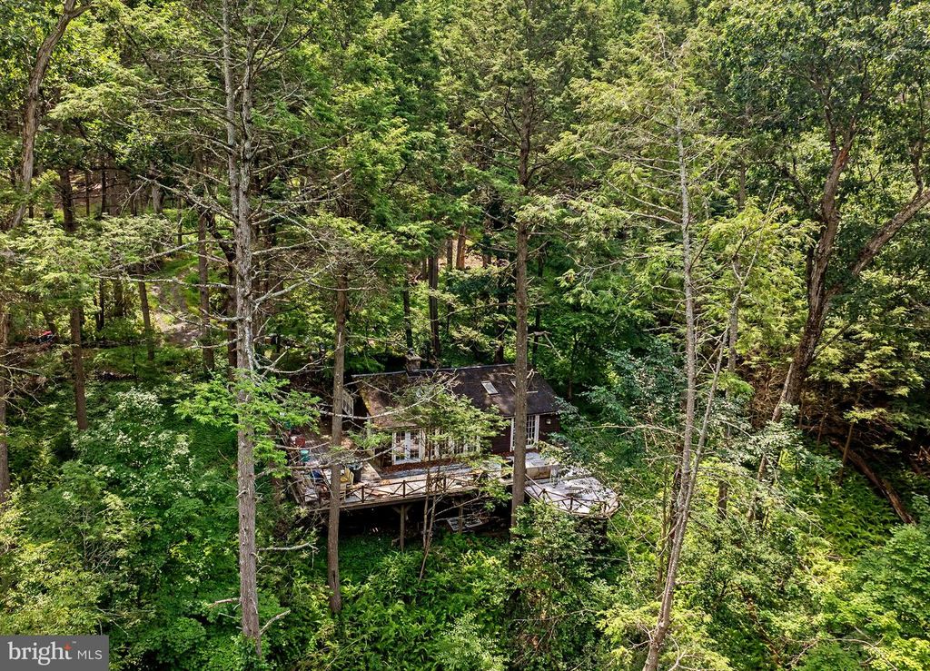 10 LEDGE LN, PIPERSVILLE, PA 18947 — exterior