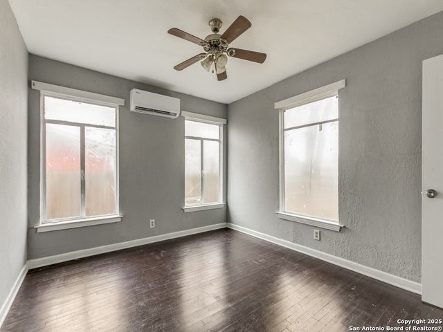 518 W ACADEMY ST, San Antonio, TX 78226