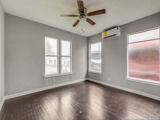 518 W ACADEMY ST, San Antonio, TX 78226