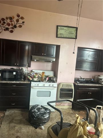 1219 Itin Street, Spring Hill, PA 15212