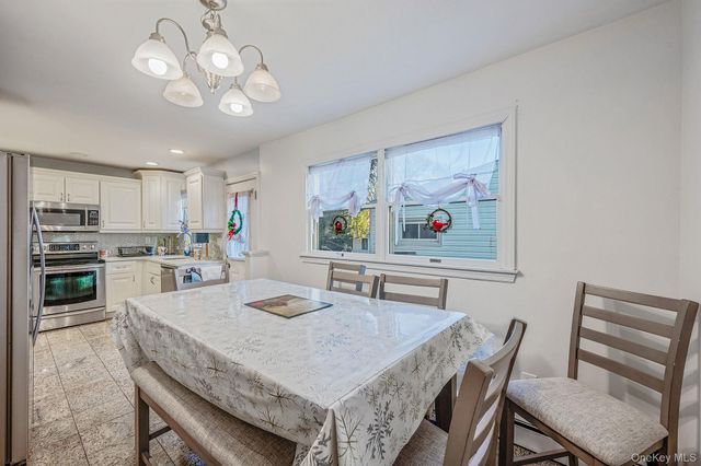 15 Macon Street, Lindenhurst, NY 11757