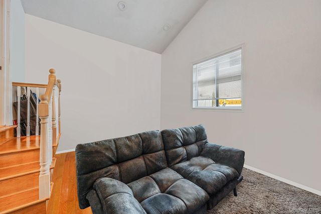 15 Macon Street, Lindenhurst, NY 11757