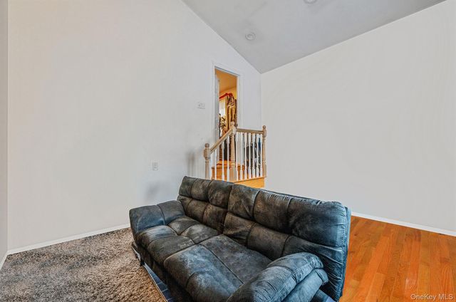 15 Macon Street, Lindenhurst, NY 11757