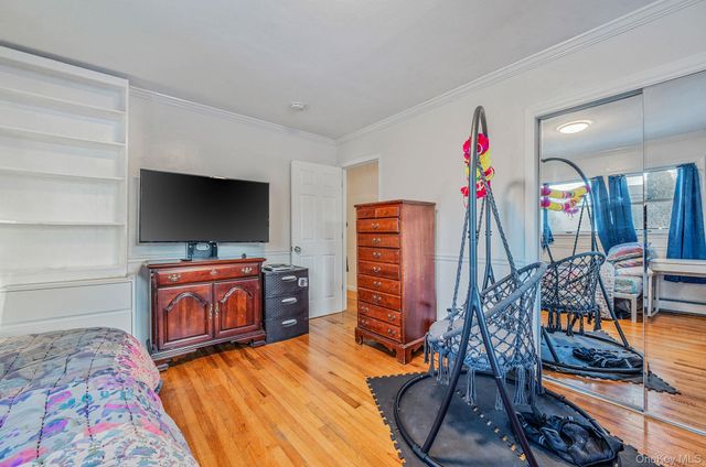 15 Macon Street, Lindenhurst, NY 11757