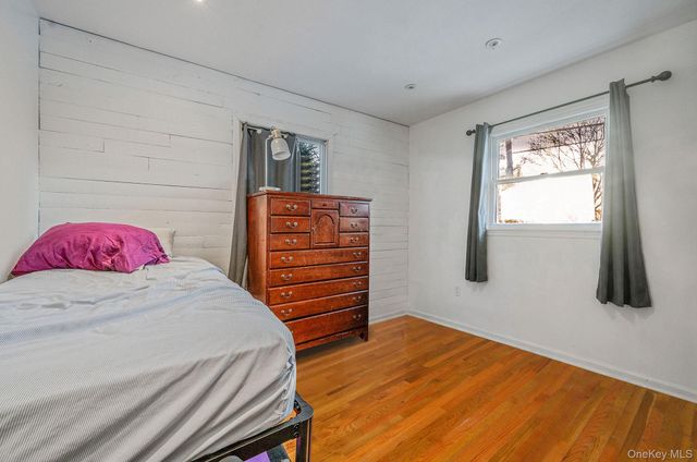 15 Macon Street, Lindenhurst, NY 11757