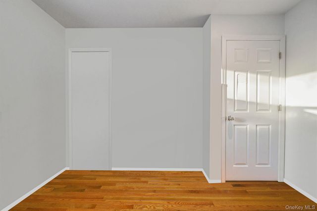 15 Macon Street, Lindenhurst, NY 11757