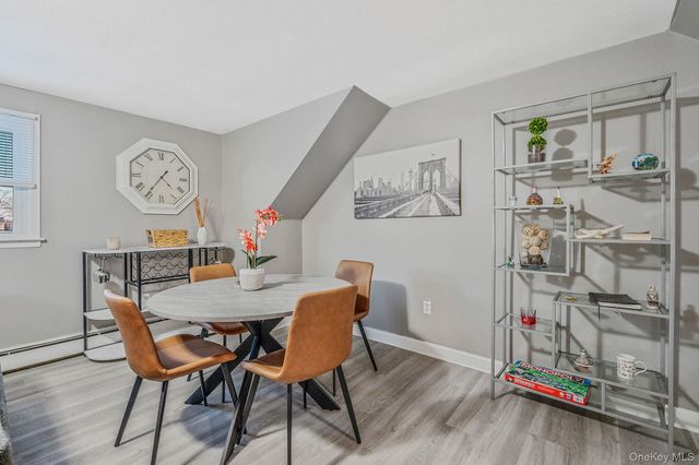 15 Macon Street, Lindenhurst, NY 11757