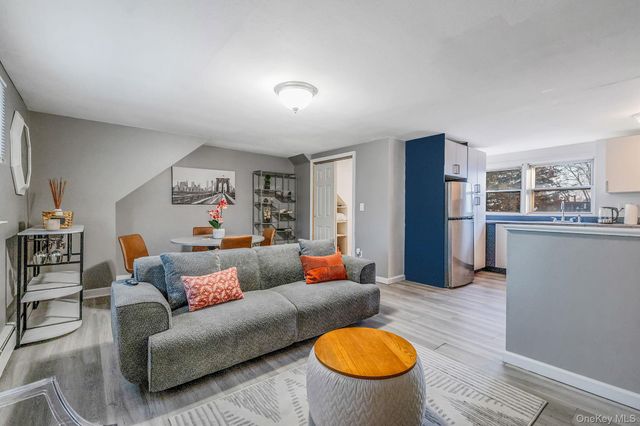 15 Macon Street, Lindenhurst, NY 11757