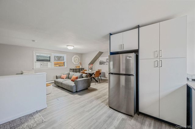 15 Macon Street, Lindenhurst, NY 11757