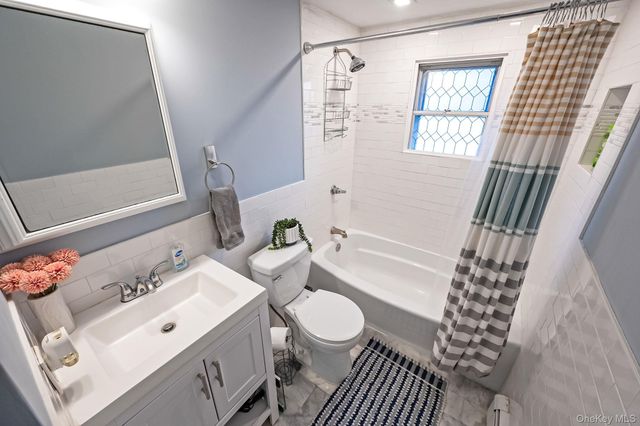 15 Macon Street, Lindenhurst, NY 11757