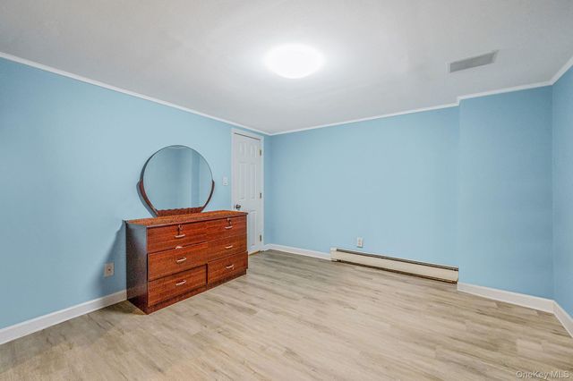 15 Macon Street, Lindenhurst, NY 11757