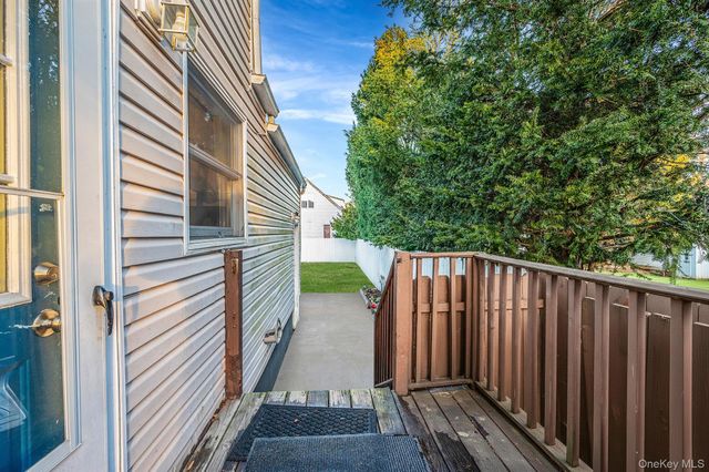 15 Macon Street, Lindenhurst, NY 11757