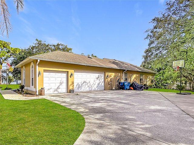 10301 FOX SPARROW AVENUE, Weeki Wachee, FL 34613