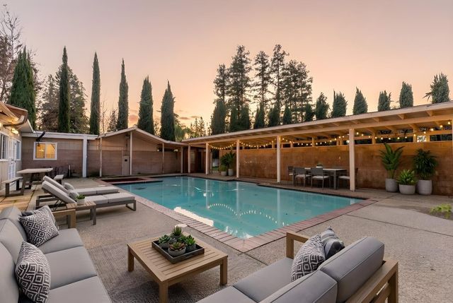 8067 E Belmont Avenue, Fresno, CA 93737