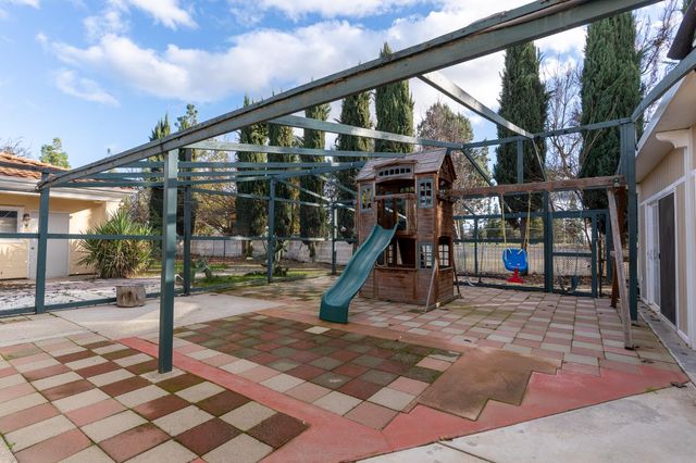 8067 E Belmont Avenue, Fresno, CA 93737