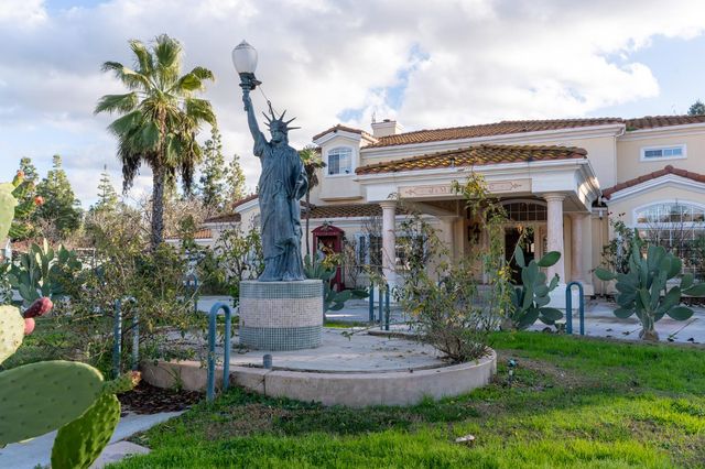 8067 E Belmont Avenue, Fresno, CA 93737