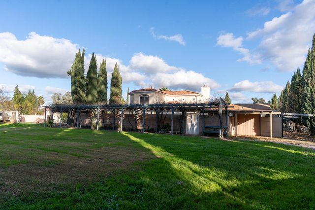 8067 E Belmont Avenue, Fresno, CA 93737