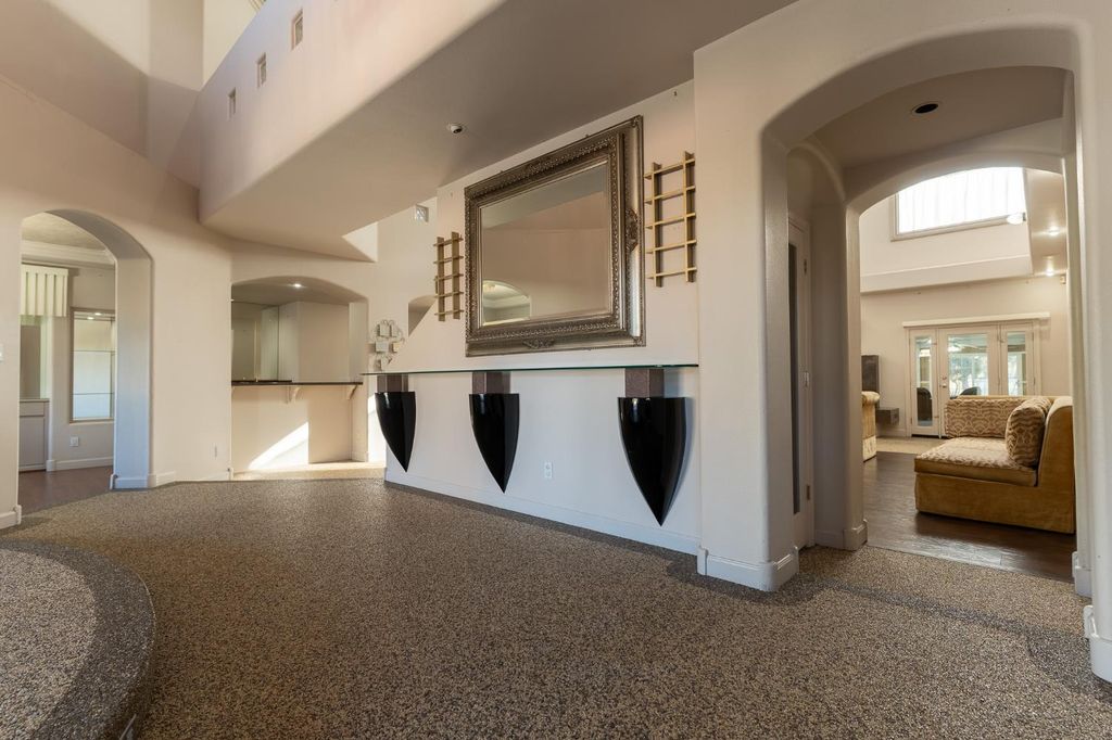 Image 11 of property listing at 8067 E Belmont Avenue, Fresno, CA 93737