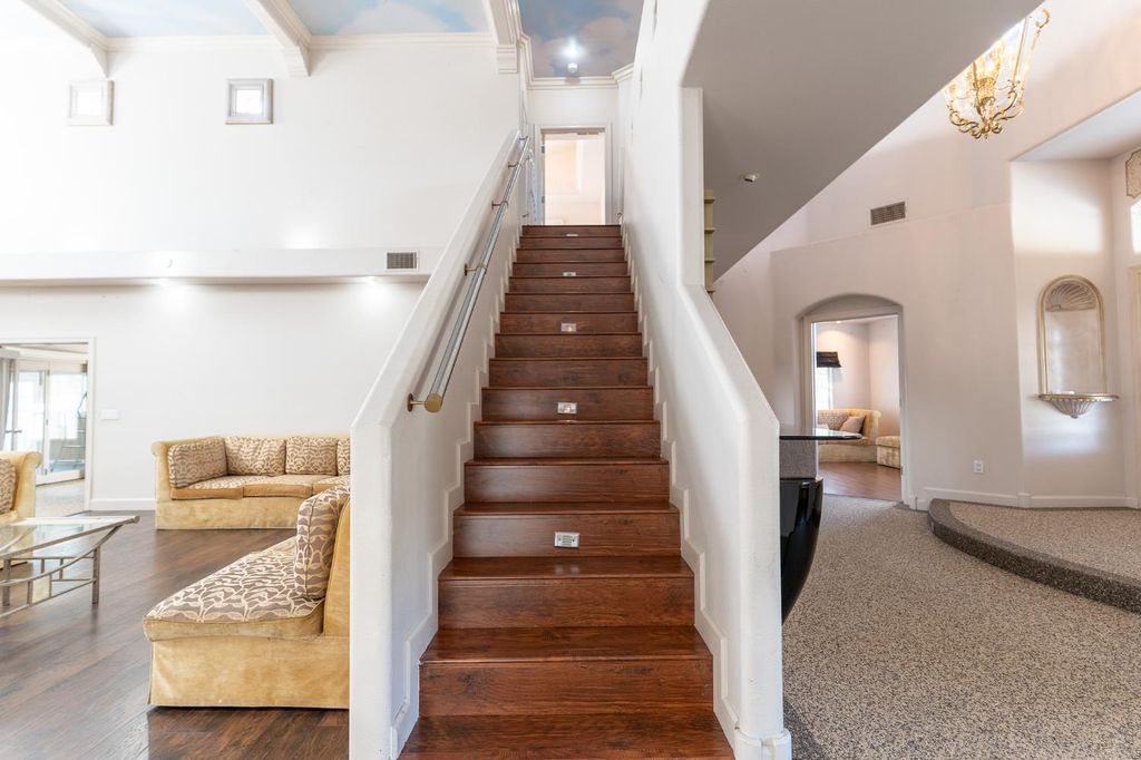 Image 12 of property listing at 8067 E Belmont Avenue, Fresno, CA 93737